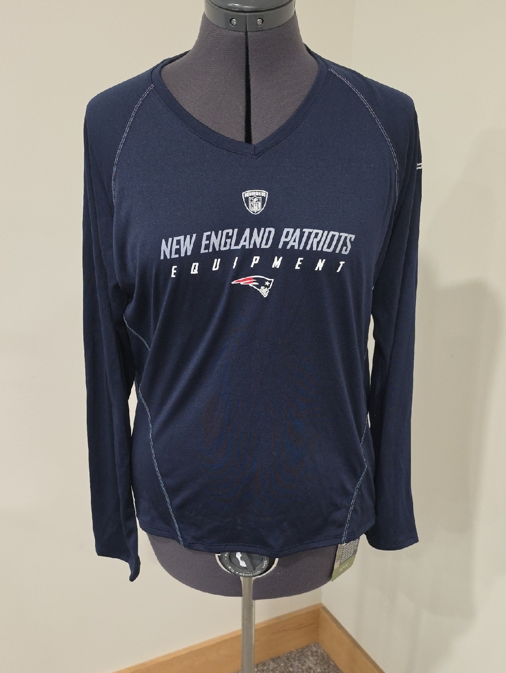 Reebok New England Patriots Navy Long Sleeve V-Neck Tee